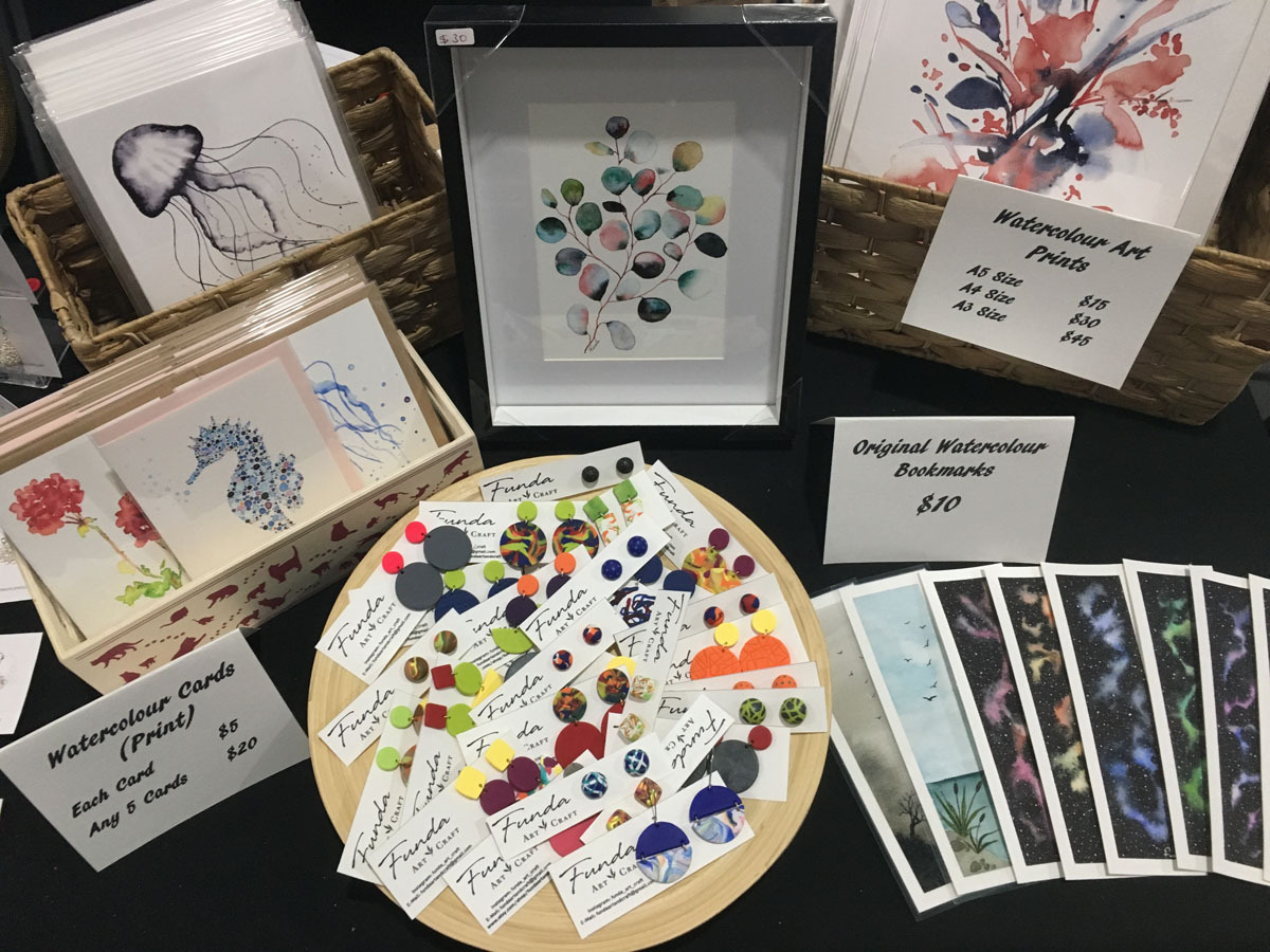 Funda display of art and jewellery